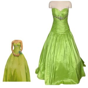 Flirt by: Maggie Sottero Keylime Green Taffeta Prom Ball Gown Sleeveless Size 6